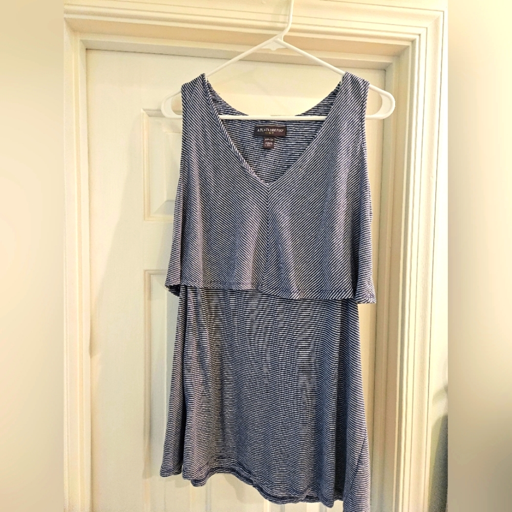 A Pea in the Pod Maternity Shirt
